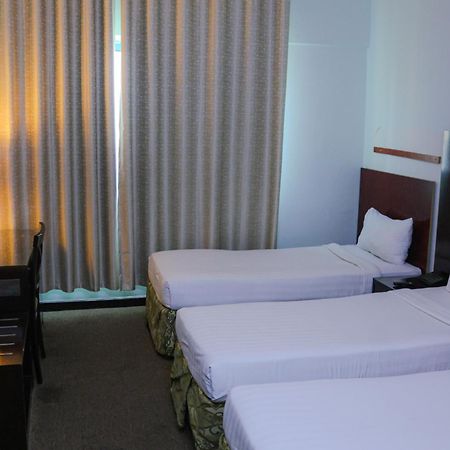 Boonmax Hotel ドバイ エクステリア 写真