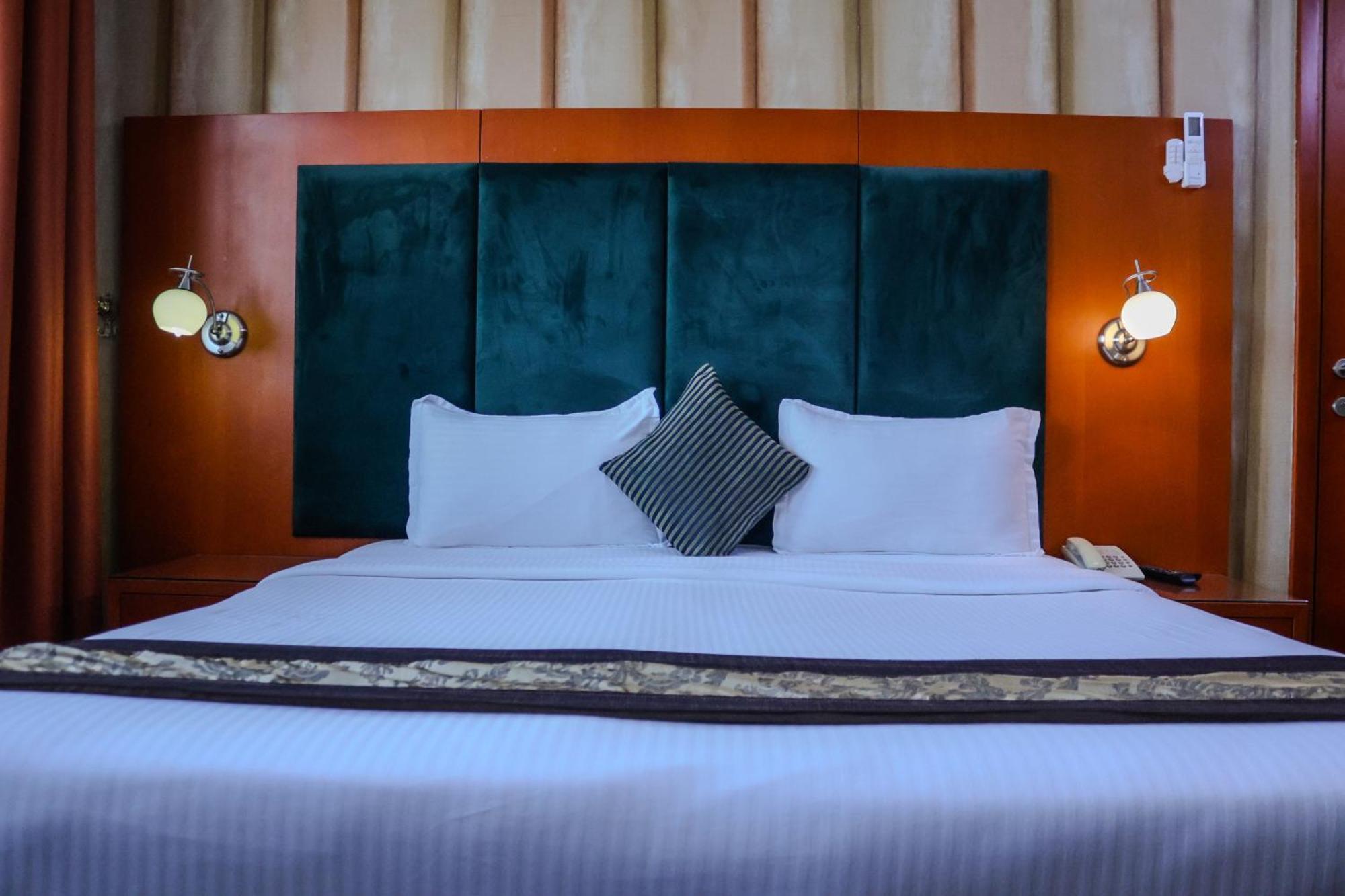 Boonmax Hotel ドバイ エクステリア 写真