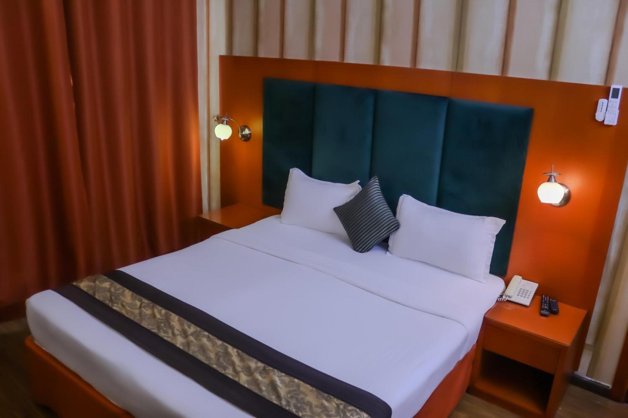 Boonmax Hotel ドバイ エクステリア 写真