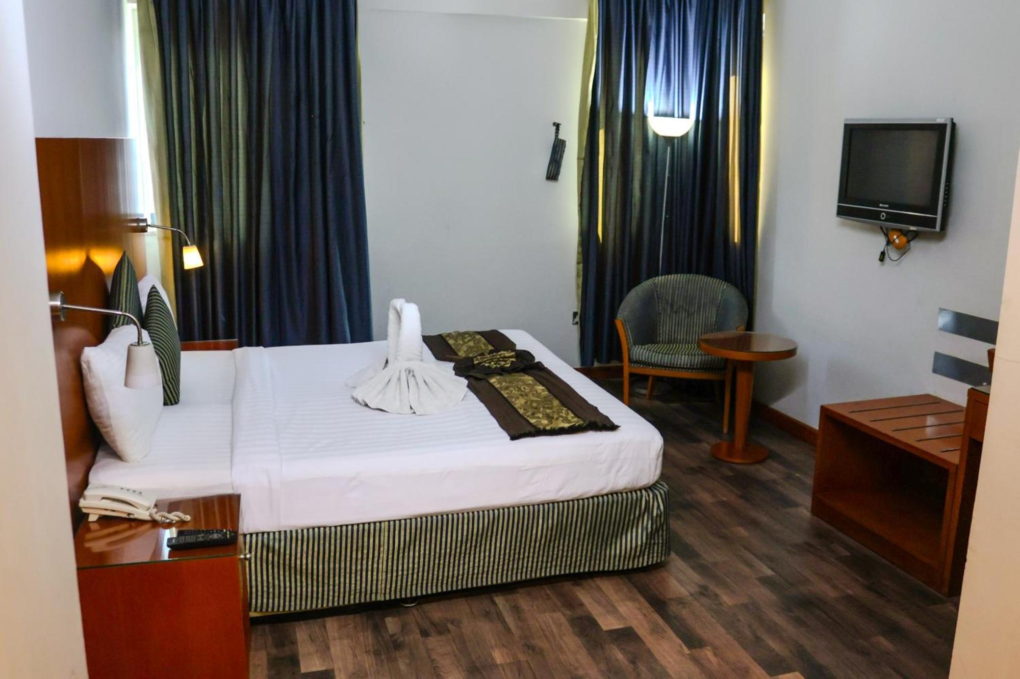 Boonmax Hotel ドバイ エクステリア 写真