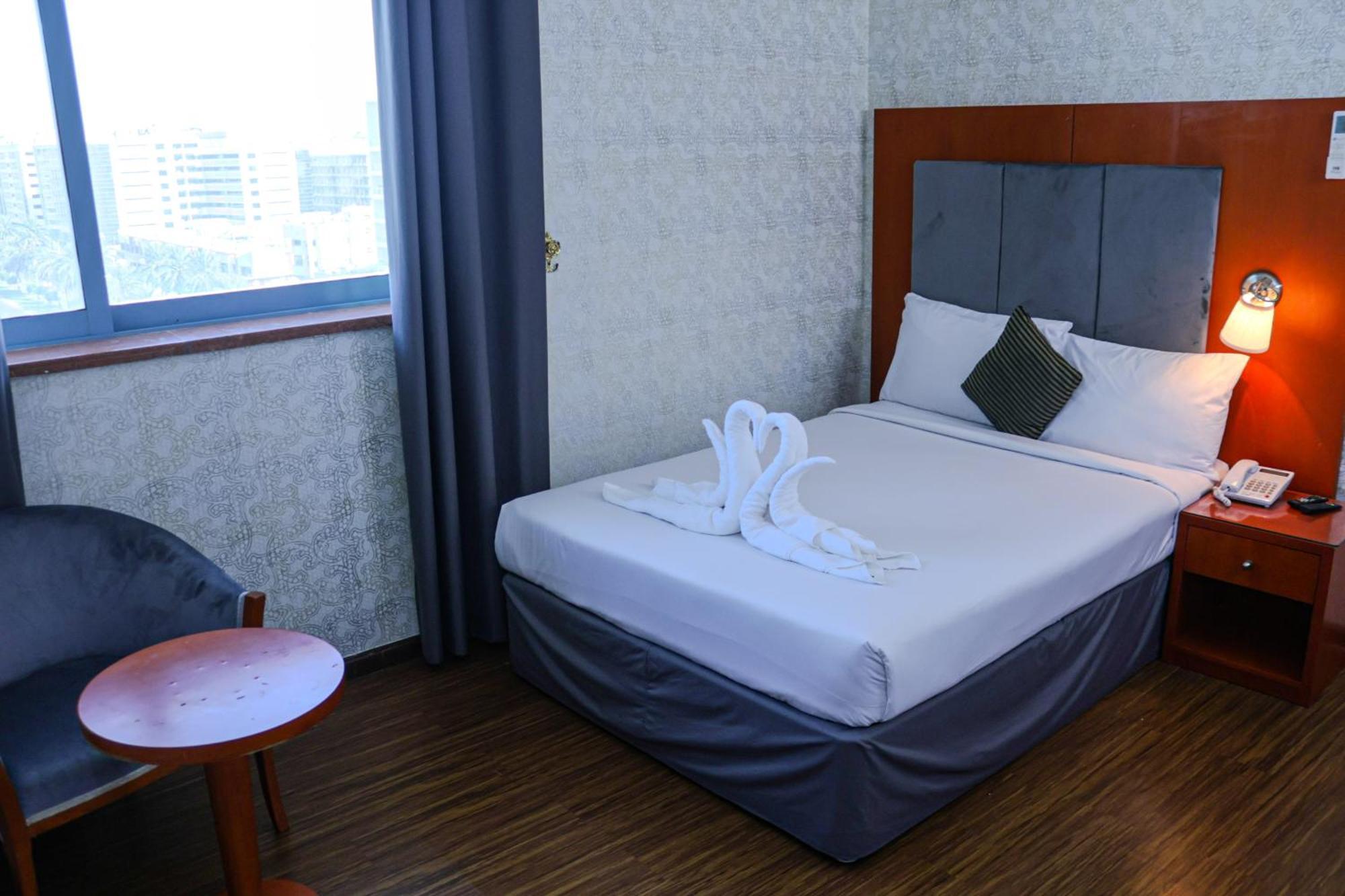 Boonmax Hotel ドバイ エクステリア 写真
